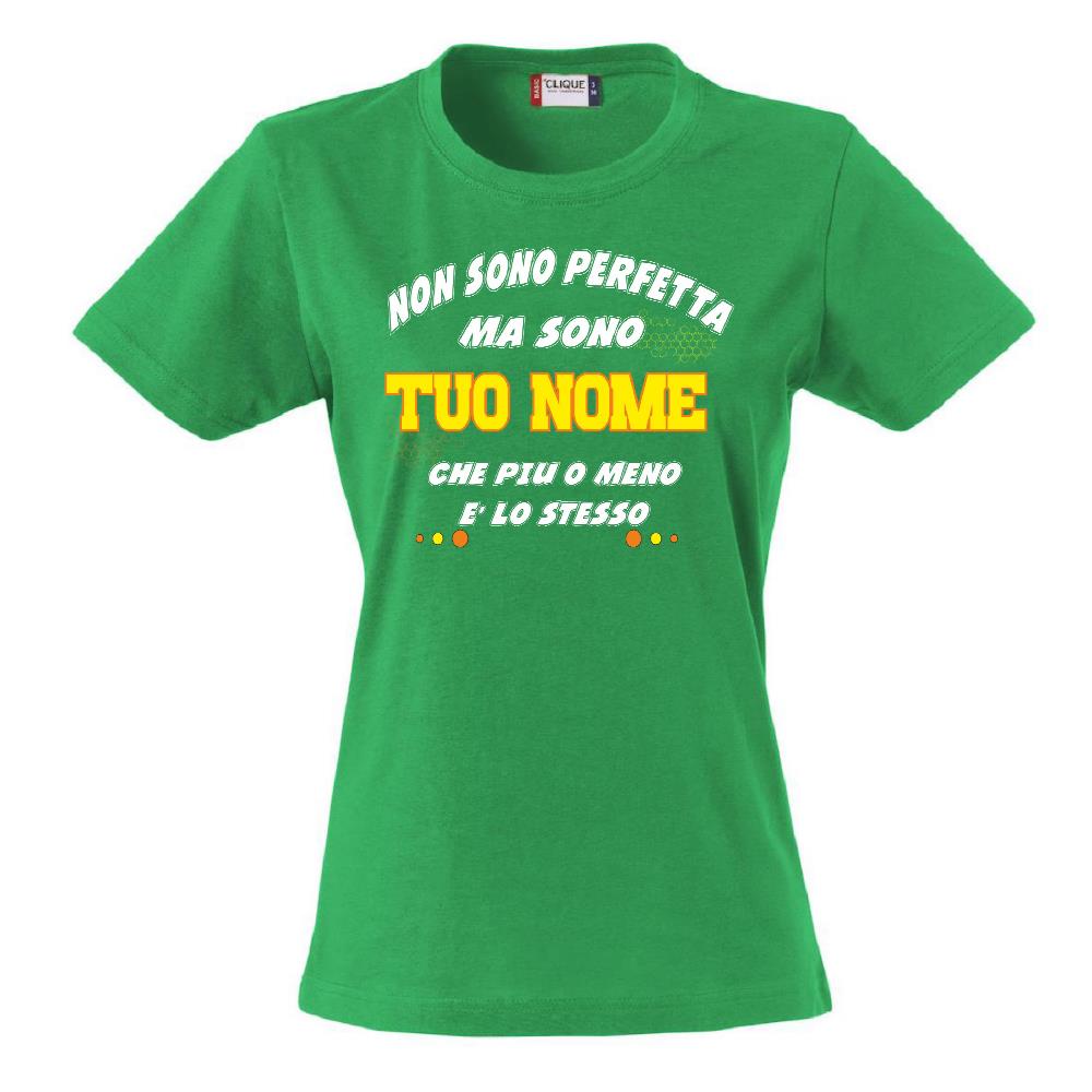 T-Shirt Donna “Non Sono Perfetta, Ma Sono [Tuo Nome]” – Maglietta Personalizzabile in Cotone – PS 28870-024 PRS