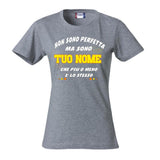 T-Shirt Donna “Non Sono Perfetta, Ma Sono [Tuo Nome]” – Maglietta Personalizzabile in Cotone – PS 28870-024 PRS