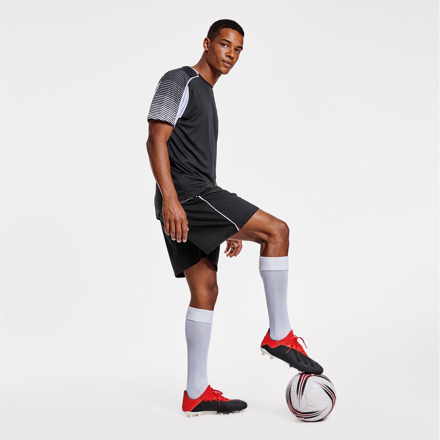 Completo Calcio  – 2 Maglie + 1 Pantaloncino Personalizzabile Nome e Numero – PS 40394 PRS