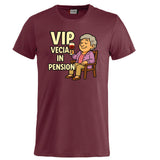T-Shirt Personalizzabile “VIP Vecia in Pension” – Personalizzabile con Nome – PS 27431-A-147