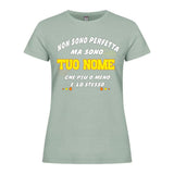 T-Shirt Donna “Non Sono Perfetta, Ma Sono [Tuo Nome]” – Maglietta Personalizzabile in Cotone – PS 28870-024 PRS