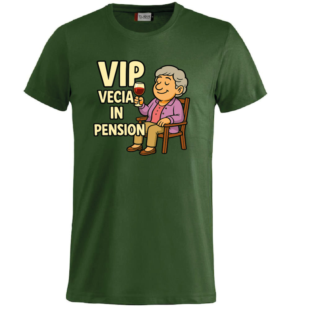 T-Shirt Personalizzabile “VIP Vecia in Pension” – Personalizzabile con Nome – PS 27431-A-147
