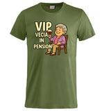 T-Shirt Personalizzabile “VIP Vecia in Pension” – Personalizzabile con Nome – PS 27431-A-147
