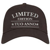 Cappellino Baseball AT Shot Personalizzato con Anno di Nascita Ricamato – PS 41411-002