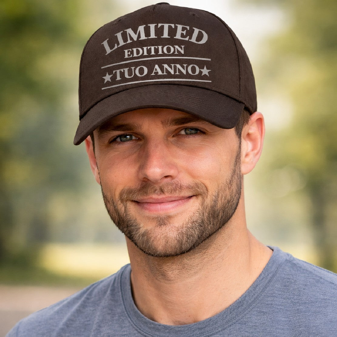 Cappellino Baseball AT Shot Personalizzato con Anno di Nascita Ricamato – PS 41411-002